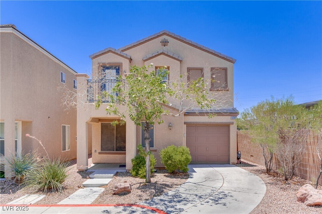 6085 Aripeka St in Henderson, NV - Building Photo