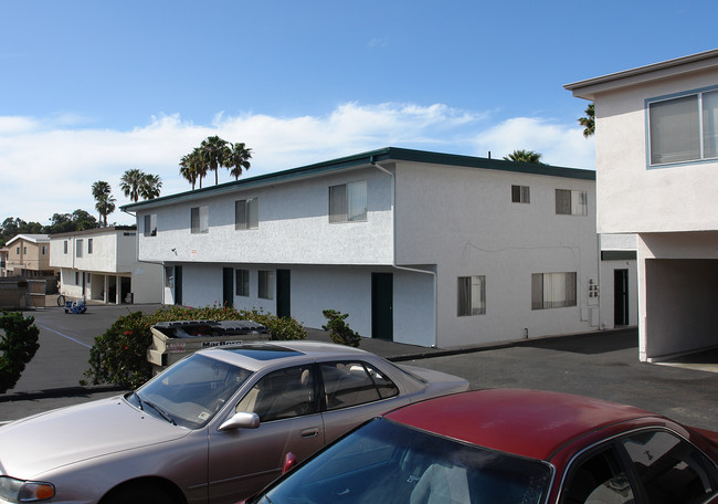 302 Mathilda Dr in Goleta, CA - Foto de edificio - Building Photo