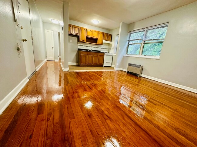 68 Elmwood Ave, Unit B in East Orange, NJ - Building Photo - Building Photo