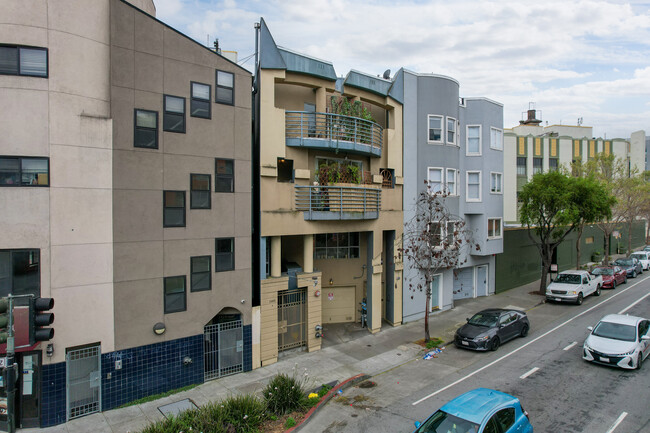 3405 Cesar Chavez in San Francisco, CA - Building Photo - Building Photo