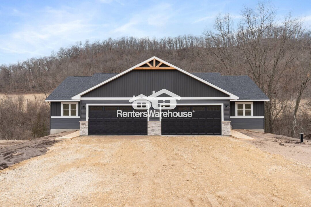 S1546 Shawnee Dr in Alma, WI - Building Photo