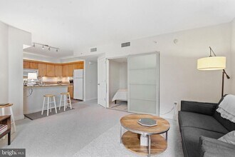 616 E St NW in Washington, DC - Foto de edificio - Building Photo