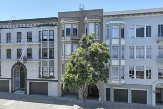 3731 Fillmore St in San Francisco, CA - Foto de edificio - Building Photo