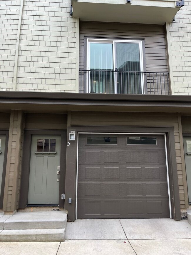 12019 SE High Creek Rd in Happy Valley, OR - Building Photo - Building Photo