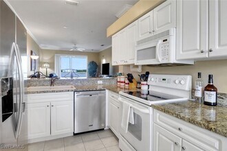 10390 Washingtonia Palm Way in Ft. Myers, FL - Foto de edificio - Building Photo