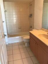 900 SW 8th St, Unit 806 in Miami, FL - Building Photo - Building Photo
