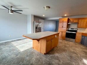 240 Circle Dr in Winnemucca, NV - Building Photo - Building Photo