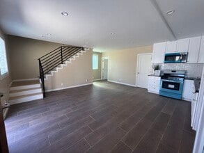 13836 Cohasset St in Van Nuys, CA - Building Photo - Building Photo