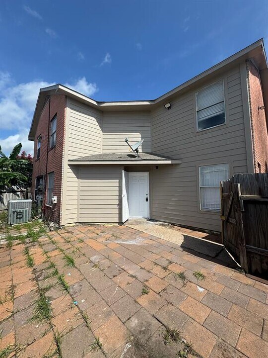 12700 Leader St in Houston, TX - Building Photo