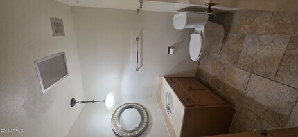 7744 E Camelback Rd in Scottsdale, AZ - Building Photo - Building Photo