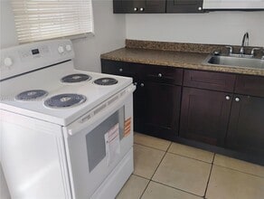 254 SW 15th St in Dania Beach, FL - Building Photo - Building Photo