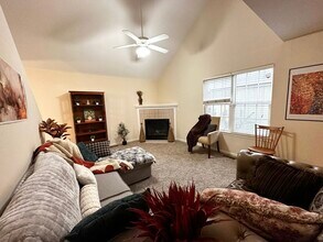 1511 Legend Trail Dr in Lawrence, KS - Building Photo - Building Photo