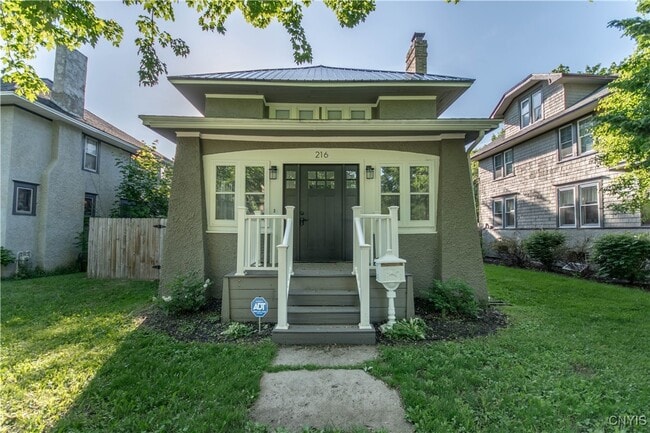 property at 216 Park Dr W
