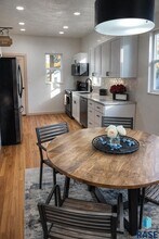 920 S Summit Ave in Sioux Falls, SD - Building Photo - Building Photo