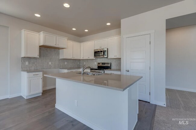 1733 S Seagrass Ave in Meridian, ID - Foto de edificio - Building Photo