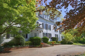 435 Bryant Ave in Roslyn, NY - Building Photo - Building Photo