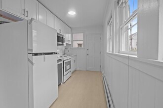 6 Coffin Ave Ct in New Bedford, MA - Building Photo - Building Photo