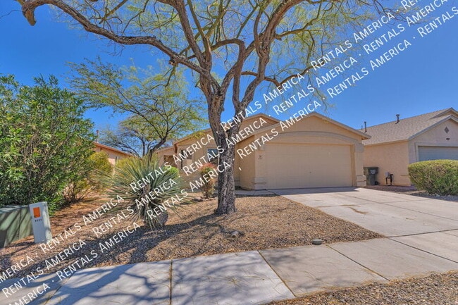 8421 S Burien Rd in Tucson, AZ - Building Photo - Building Photo