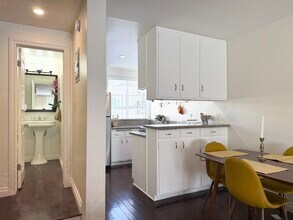 11652 Chenault St in Los Angeles, CA - Building Photo - Building Photo