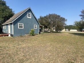 406 S Main St in Kyle, TX - Building Photo - Building Photo