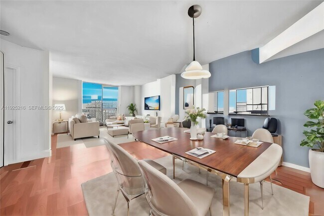 701 Brickell Key Blvd in Miami, FL - Building Photo - Building Photo