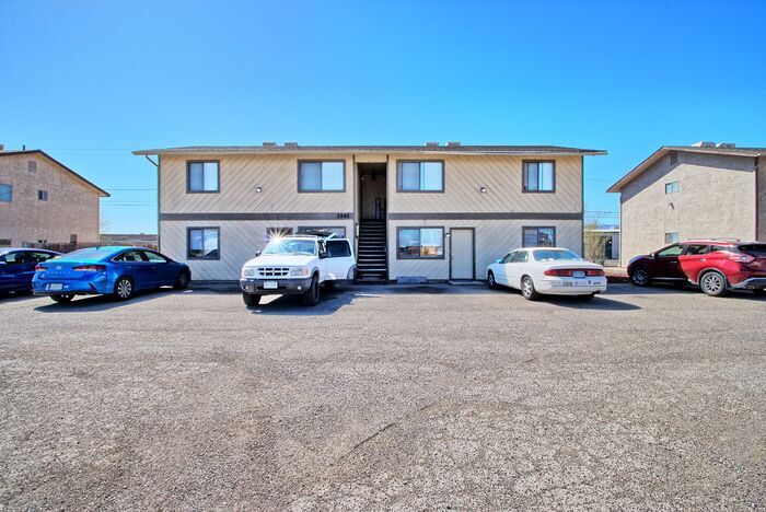 2541 Grand Ave in Grand Junction, CO - Foto de edificio