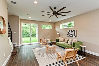 1202 Cometa St, Unit B in Austin, TX - Building Photo - Building Photo