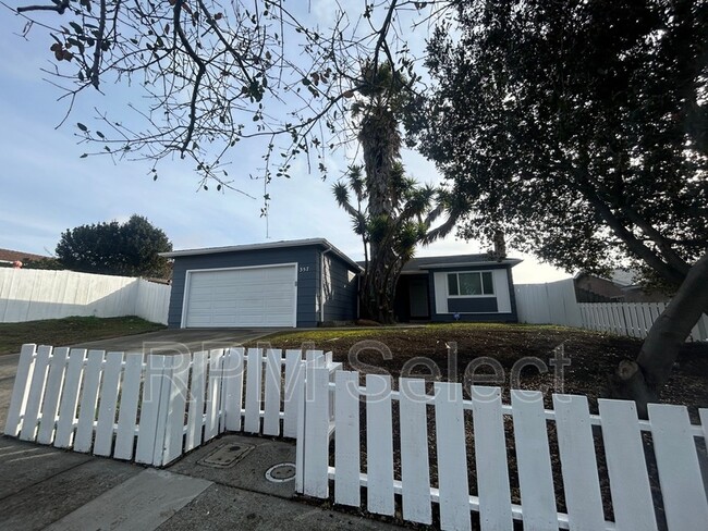 357 Linfield Dr in Vallejo, CA - Building Photo - Building Photo