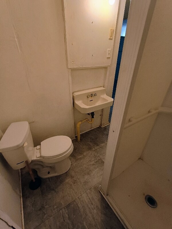 9 Nutt Ave in Uniontown, PA - Foto de edificio - Building Photo