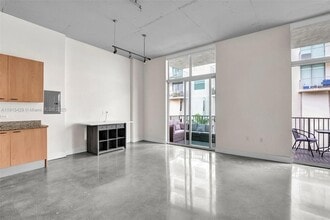 2100 Van Buren St, Unit 417 in Hollywood, FL - Foto de edificio - Building Photo