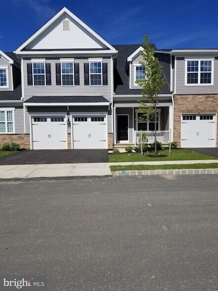 4403 Thompson Dr in West Windsor Township, NJ - Building Photo