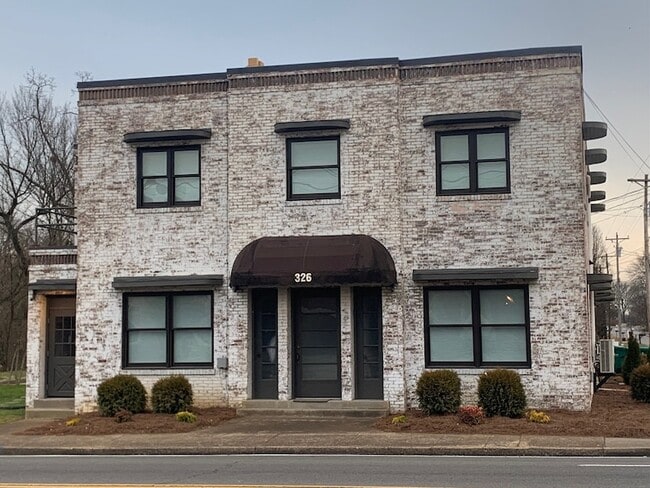 326 W Main St in Lebanon, TN - Building Photo - Building Photo