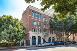 Villa Metropolitano in Los Angeles, CA - Building Photo