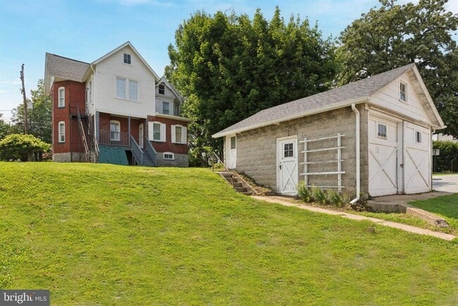 31 Downing Ave in Downingtown, PA - Building Photo - Building Photo