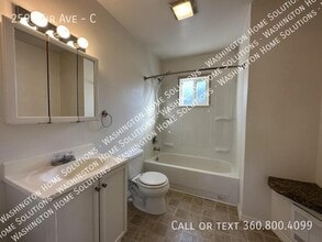 2596 Fir Ave in Bremerton, WA - Building Photo - Building Photo