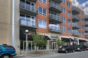 9 N Euclid Ave in St. Louis, MO - Building Photo
