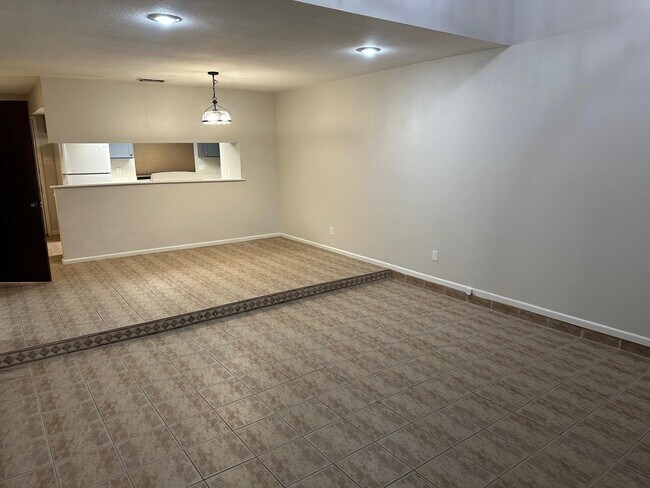 5500 McPherson Rd in Laredo, TX - Building Photo - Building Photo