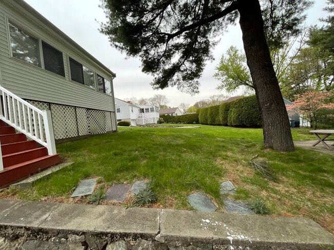 22 Augustus Rd in Waltham, MA - Building Photo - Building Photo