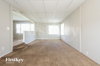 315 Four Winds Way in Carpentersville, IL - Building Photo - Building Photo