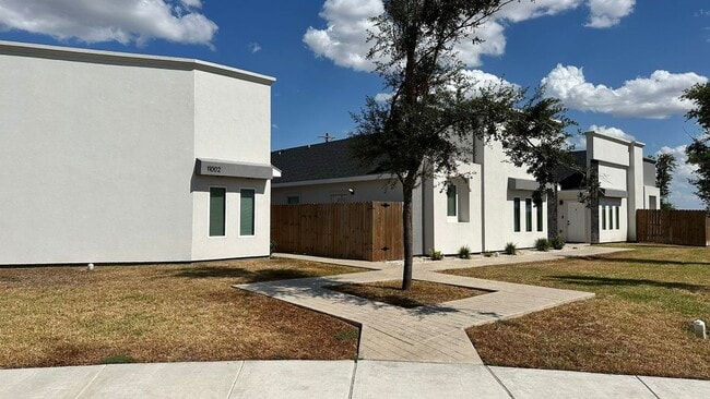 11003 N 36th Ln in McAllen, TX - Building Photo - Building Photo