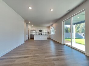 7705 Brenden St SW in Olympia, WA - Building Photo - Building Photo