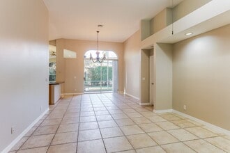 12020 Glenmore Dr in Coral Springs, FL - Foto de edificio - Building Photo
