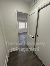 6409 Brookside Rd in Kansas City, MO - Building Photo - Building Photo