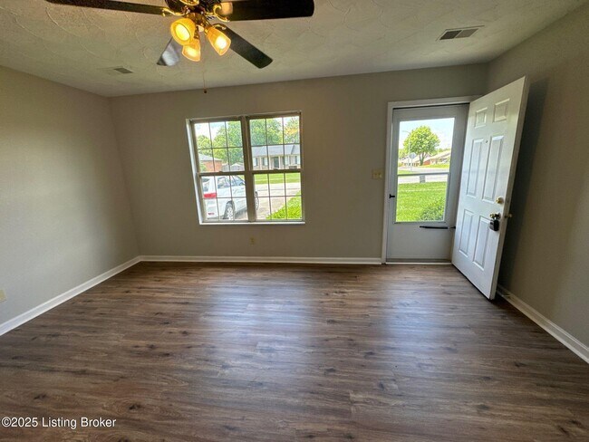 123 Purcell Ave in Bardstown, KY - Building Photo - Building Photo