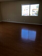 5393 Retablo Ave in Las Vegas, NV - Building Photo - Building Photo