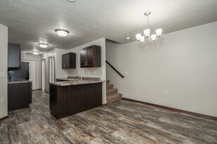 Beal Townhomes in Sioux Falls, SD - Building Photo