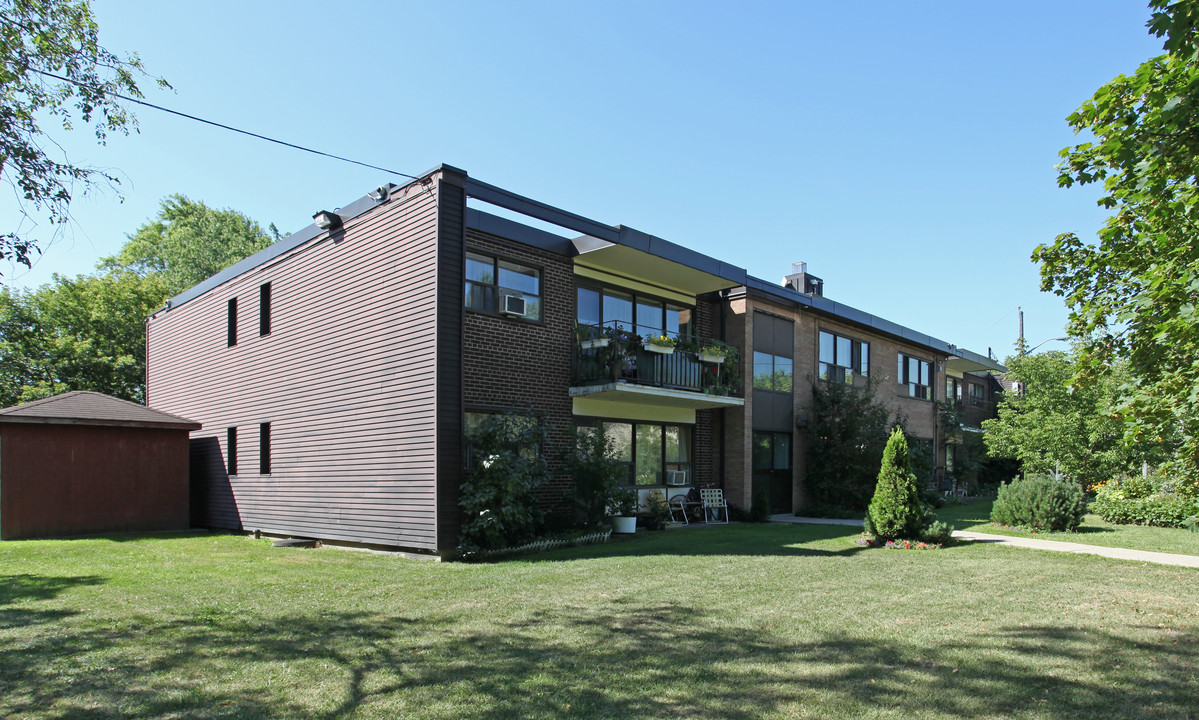 18 Flemington Rd in Toronto, ON - Building Photo