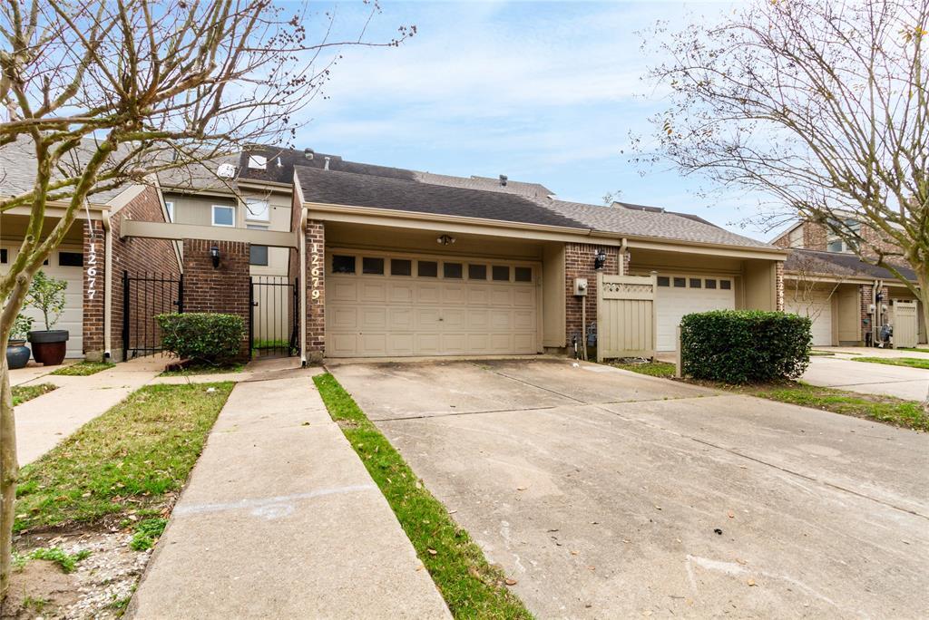 12679 Briar Patch Dr in Houston, TX - Building Photo