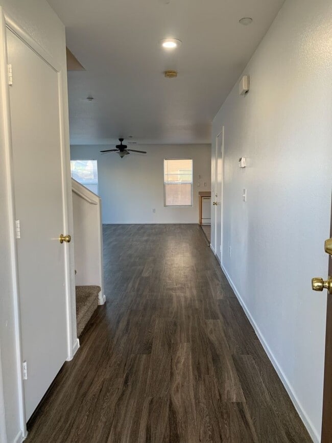 4140 Brassy Boots Ct in Las Vegas, NV - Building Photo - Building Photo