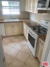 312 S Reeves Dr-Unit -D in Beverly Hills, CA - Building Photo - Building Photo